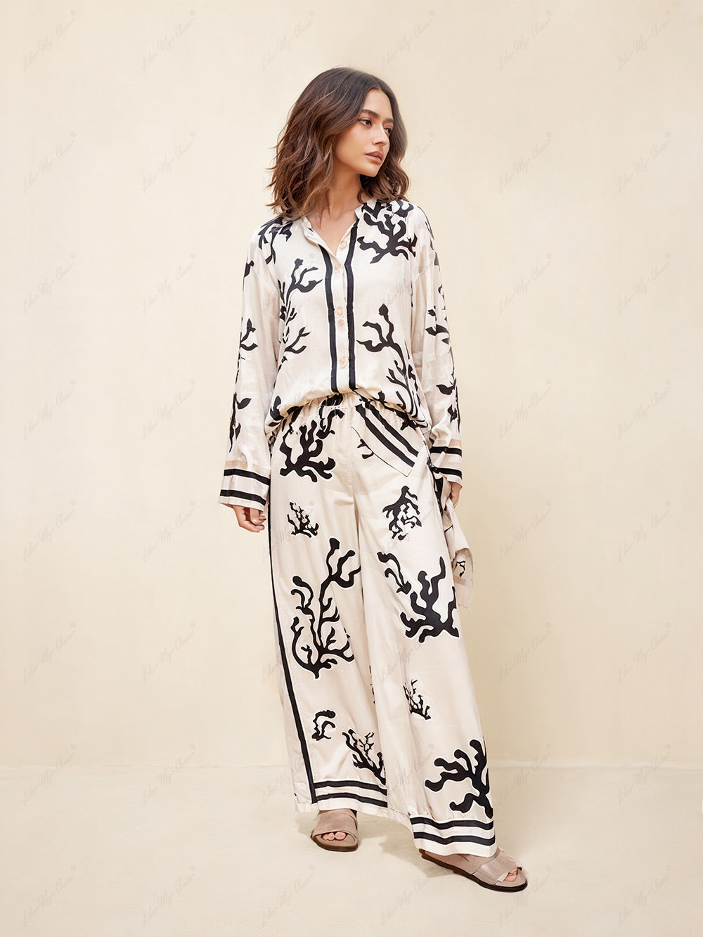 Wide-Leg Silhouette Printed Pants